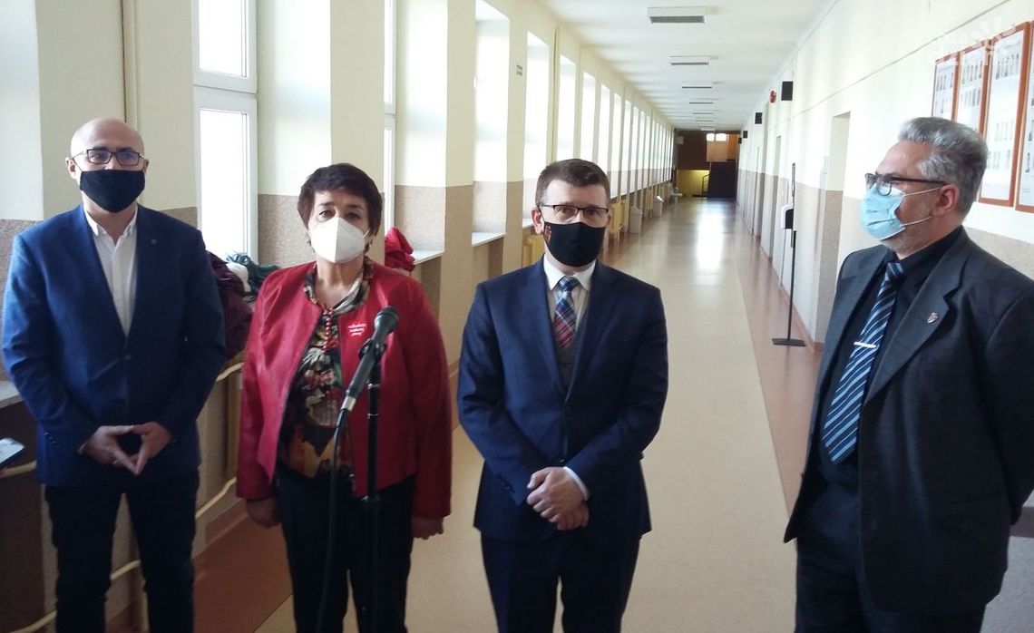 Kolejne sukcesy ostrowieckiego THM-u już w nowych wnętrzach Kolejne sukcesy ostrowieckiego THM-u już w nowych wnętrzach