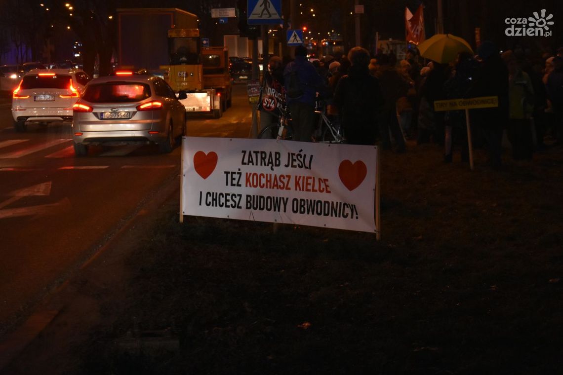 Kolejny protest przeciwko S74 przez Kielce!
Setki ludzi blokowało ulice [ZDJĘCIA]