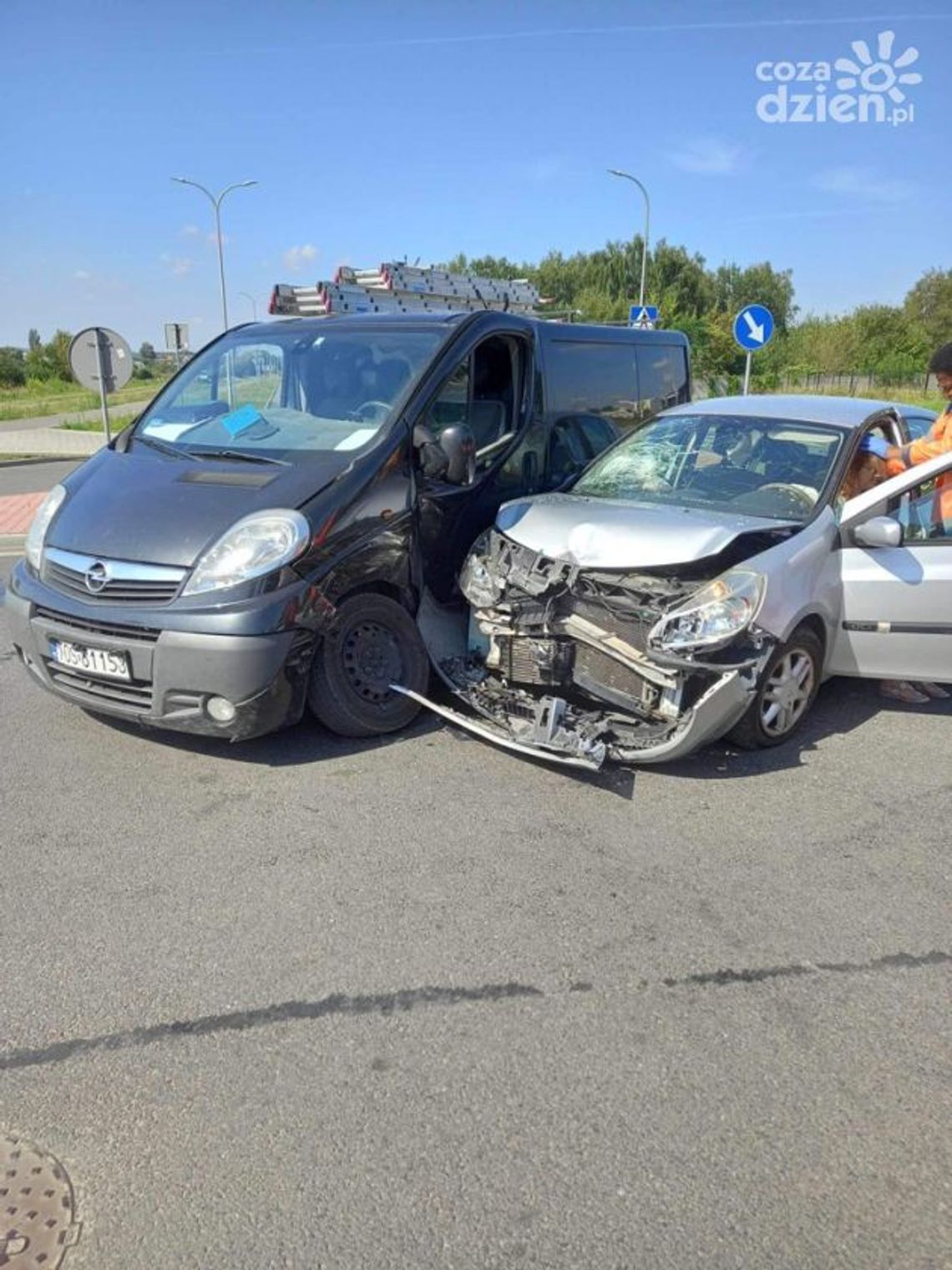 Kolizja na ul. Chrzanowskiego w Ostrowcu Kolizja na ul. Chrzanowskiego w Ostrowcu