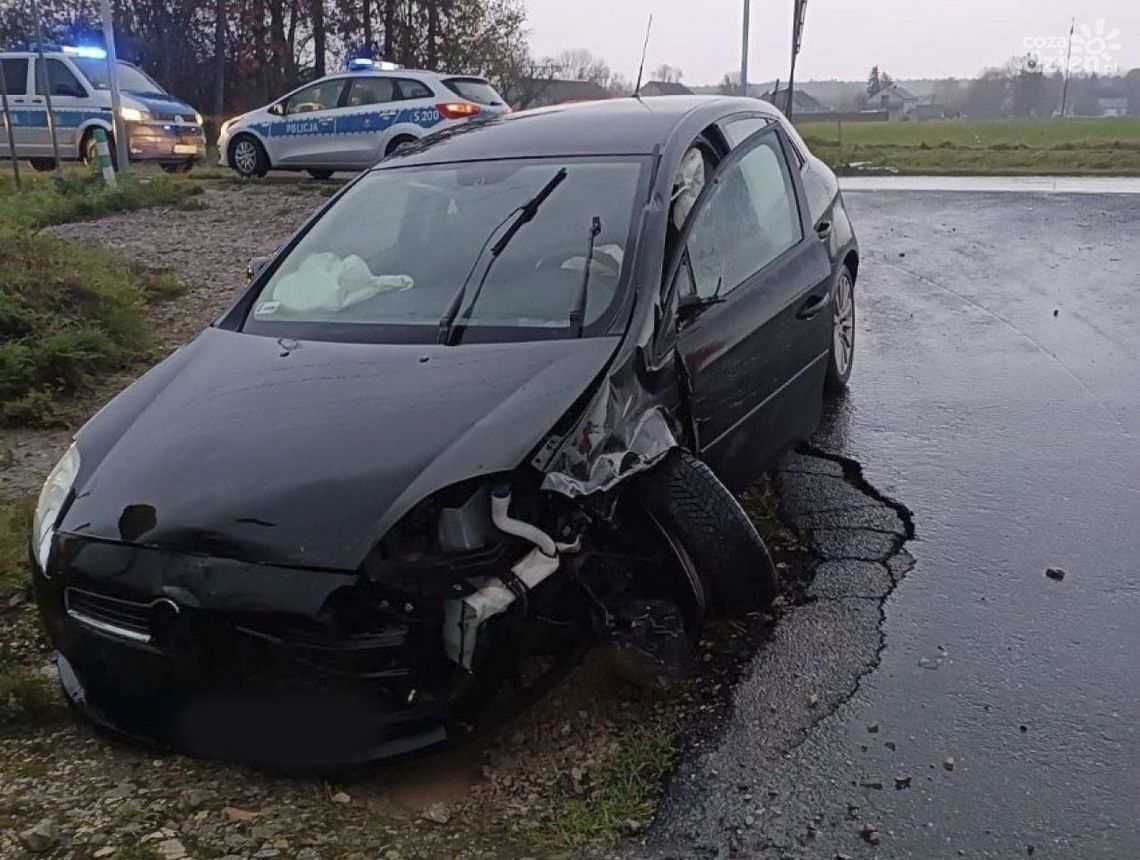 Kolizja trzech aut na DK 78 w Zdanowicach Kolizja trzech aut na DK 78 w Zdanowicach