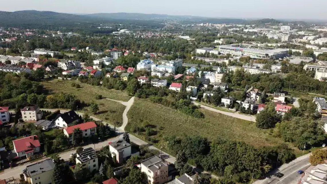 Kontrowersje wokół zagospodarowania działek na Psich Górkach w Kielcach