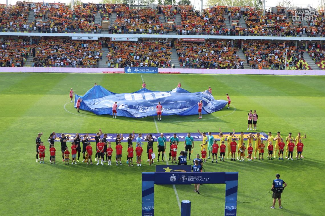 Korona- Cracovia (zapis relacji na żywo) Korona- Cracovia (zapis relacji na żywo)