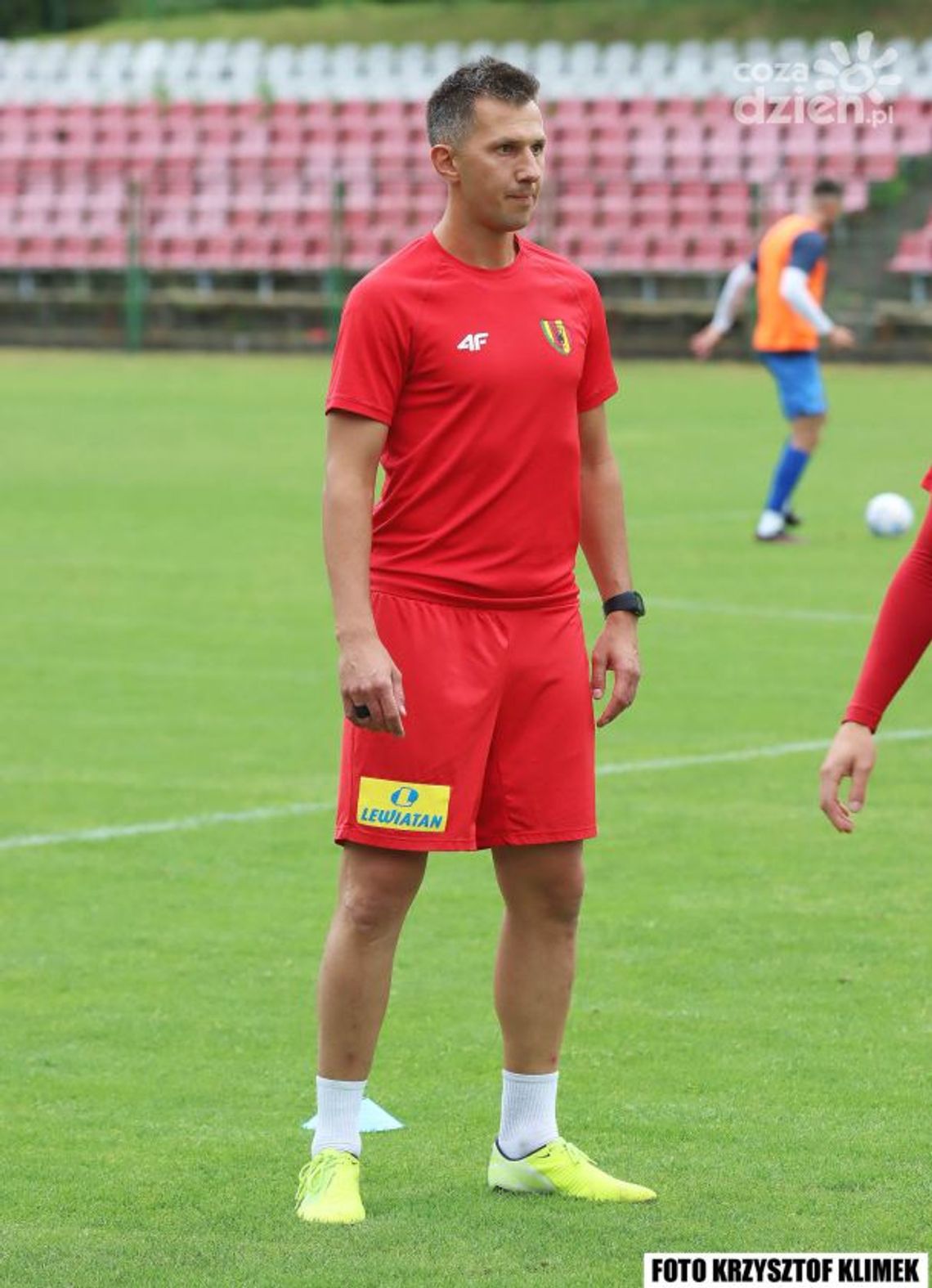 Korona II nie zwalnia