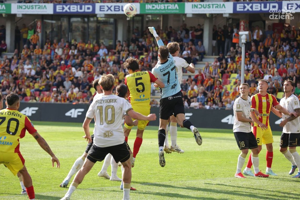 Korona Kielce przed starciem z liderem. Zieliński: „Chcemy pokazać efekty pracy”, Soteriou: „To nasz dom, musimy go bronić”