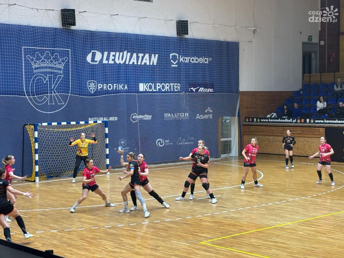 ,,Koroneczki" pokonały faworytki do awansu ,,Koroneczki" pokonały faworytki do awansu