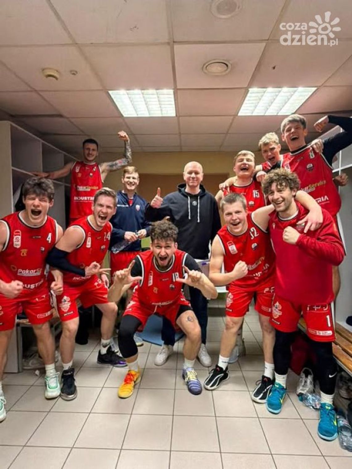 Koszykarze UJK Kielce przełamują złą passę. Wyjazdowe zwycięstwo w Dąbrowie Górniczej Koszykarze UJK Kielce przełamują złą passę. Wyjazdowe zwycięstwo w Dąbrowie Górniczej