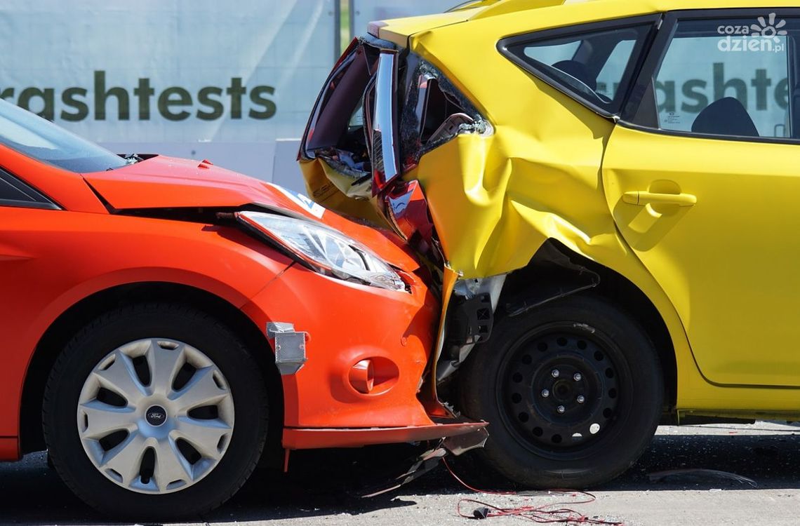 Kraksa w Chmielniku. Seria zderzeń aut na drodze krajowej Kraksa w Chmielniku. Seria zderzeń aut na drodze krajowej