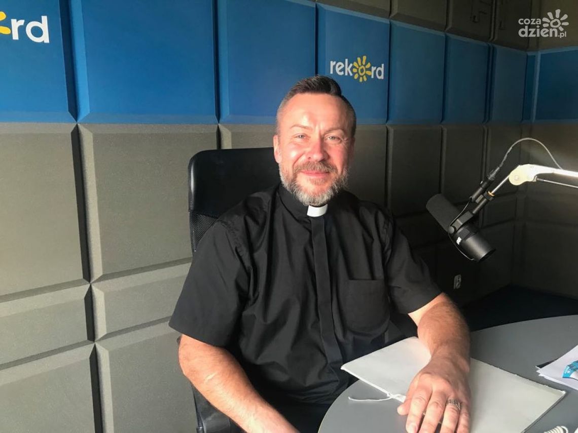 ks. Andrzej Chuchnowski: Zapraszam na ostatnią w tym roku potańcówkę ks. Andrzej Chuchnowski: Zapraszam na ostatnią w tym roku potańcówkę