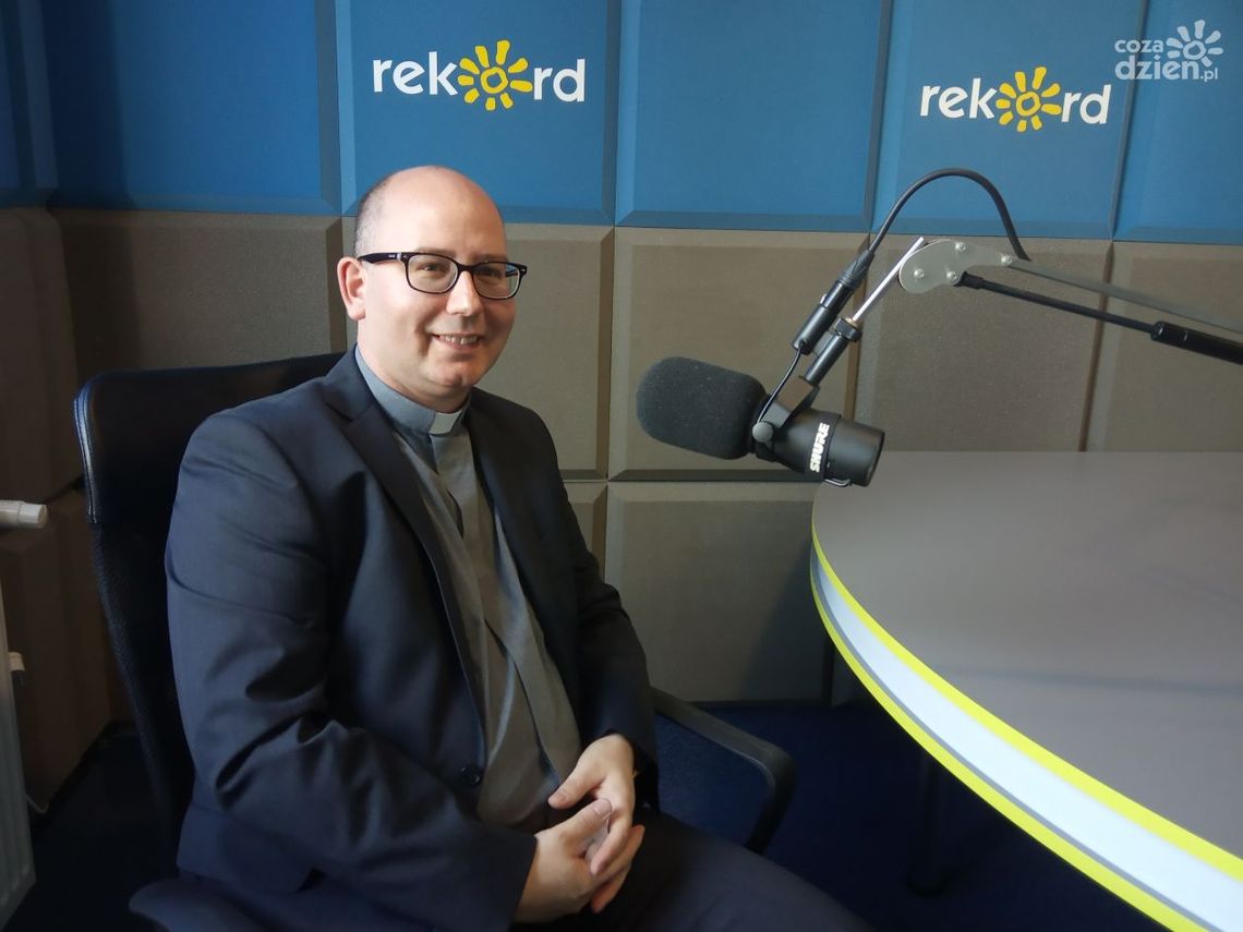 Ks. Robert Utnik: Dziś jest wyjątkowy dzień, ponieważ wspominamy tych których kochaliśmy Ks. Robert Utnik: Dziś jest wyjątkowy dzień, ponieważ wspominamy tych których kochaliśmy