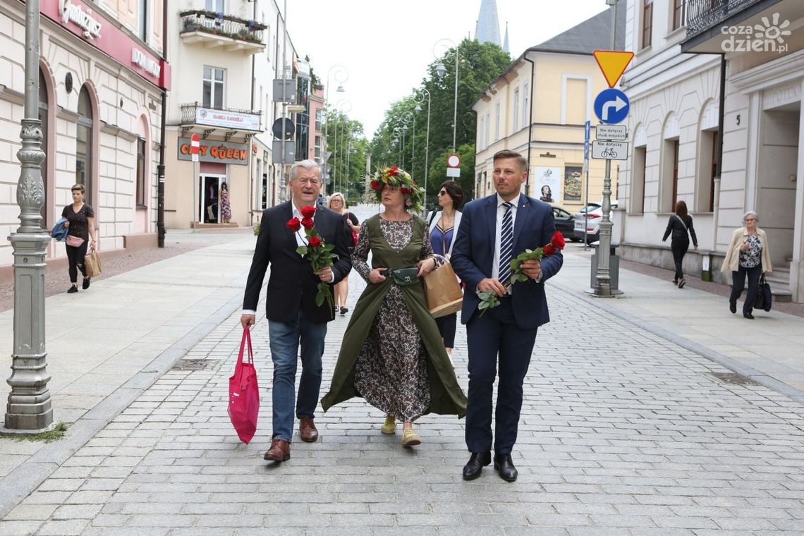 Książka na św. Jana - "Podziel się książką" Książka na św. Jana - "Podziel się książką"