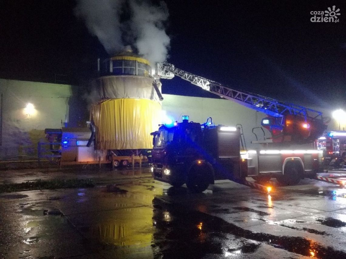 Kunów: Płonął silos z kukurydzą Kunów: Płonął silos z kukurydzą
