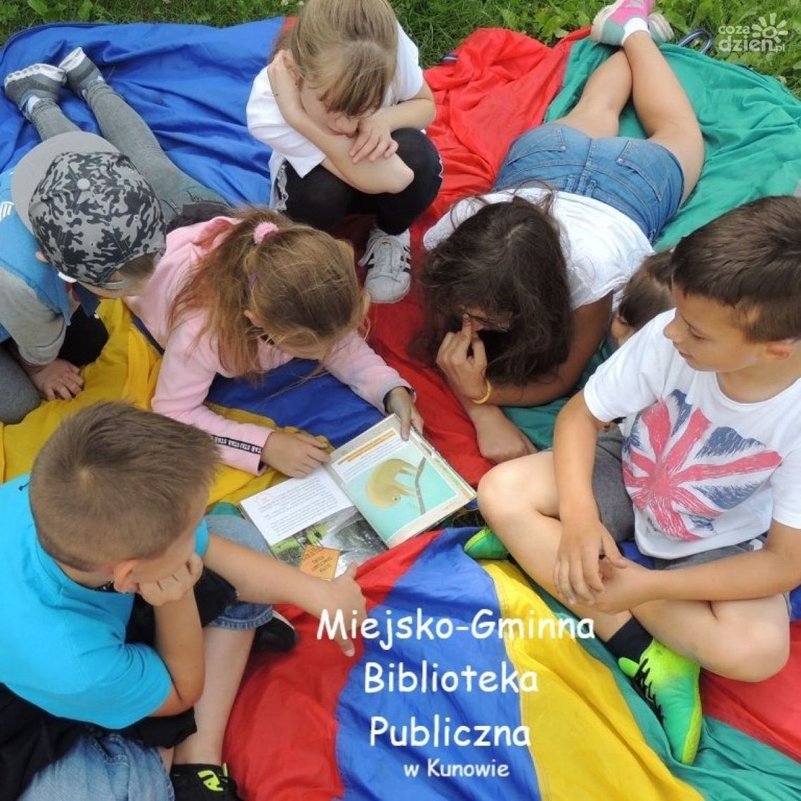 Kunowska biblioteka zaprasza w wakacje Kunowska biblioteka zaprasza w wakacje