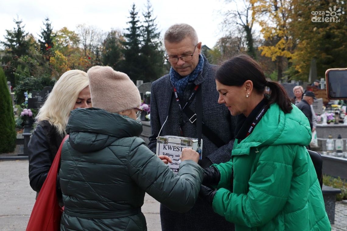 Kwesty na ratowanie nagrobków Kwesty na ratowanie nagrobków