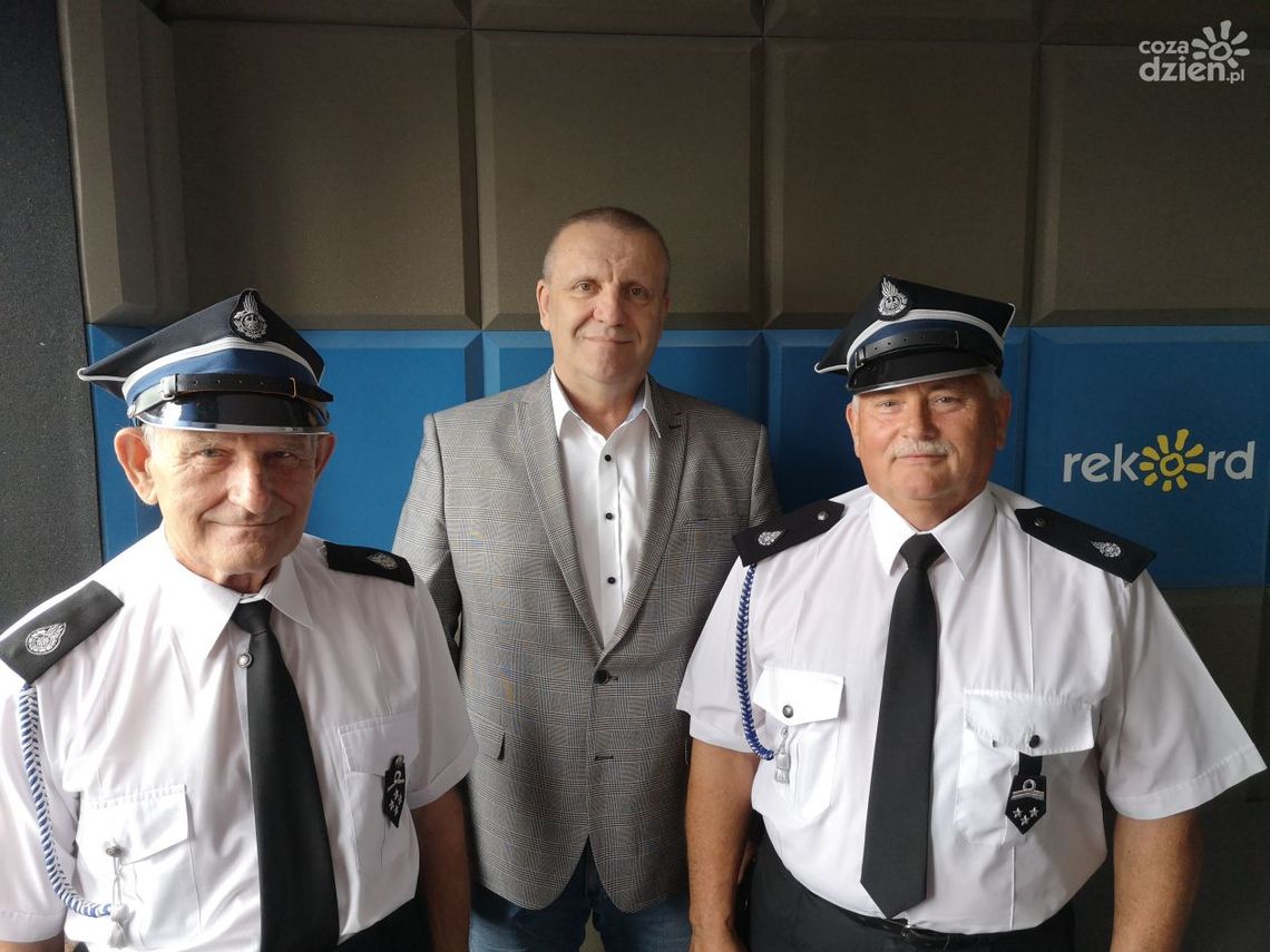 L. Łodej, W. Ćwiek i W. Krajewski: Święto Kunowa to także święto druhów z OSP
L. Łodej, W. Ćwiek i W. Krajewski: Święto Kunowa to także święto druhów z OSP