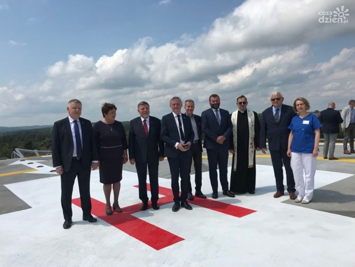 Lądowisko w ostrowieckim szpitalu oficjalnie otwarte Lądowisko w ostrowieckim szpitalu oficjalnie otwarte