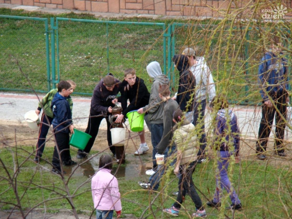 Lany poniedziałek- wielkanocna tradycja Lany poniedziałek- wielkanocna tradycja