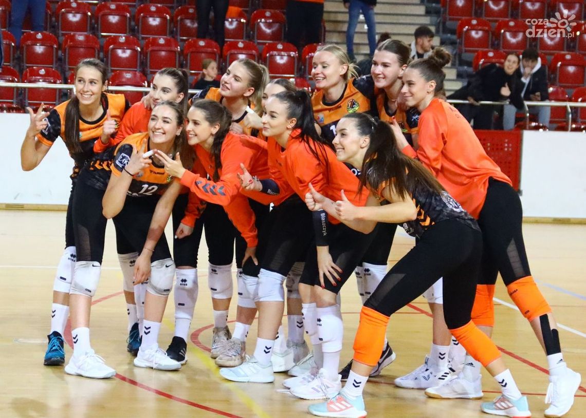 Lider lepszy od KSZO SMS