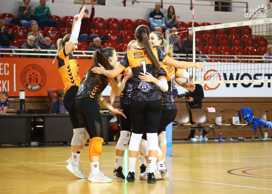 Lider pokonany - świetny mecz siatkarek KSZO SMS Lider pokonany - świetny mecz siatkarek KSZO SMS