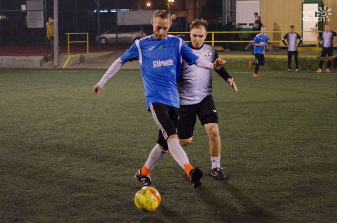 Liderzy nie zwalniają tempa Liderzy nie zwalniają tempa