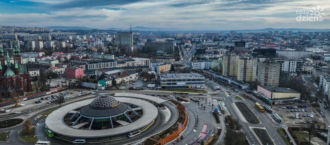 Linie 7 i 10 zatrzymają się na przystanku Czarnowska Dworzec Autobusowy