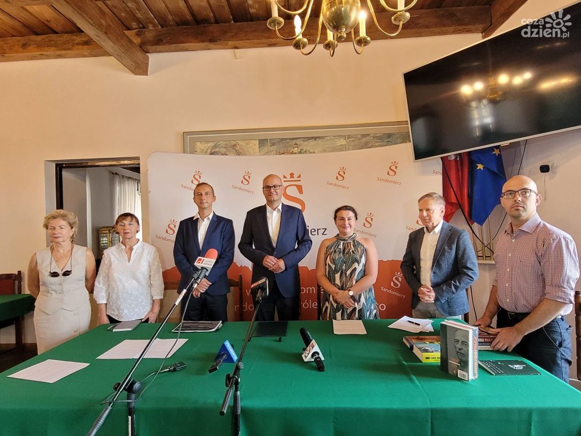 Literackie święto w Sandomierzu Literackie święto w Sandomierzu