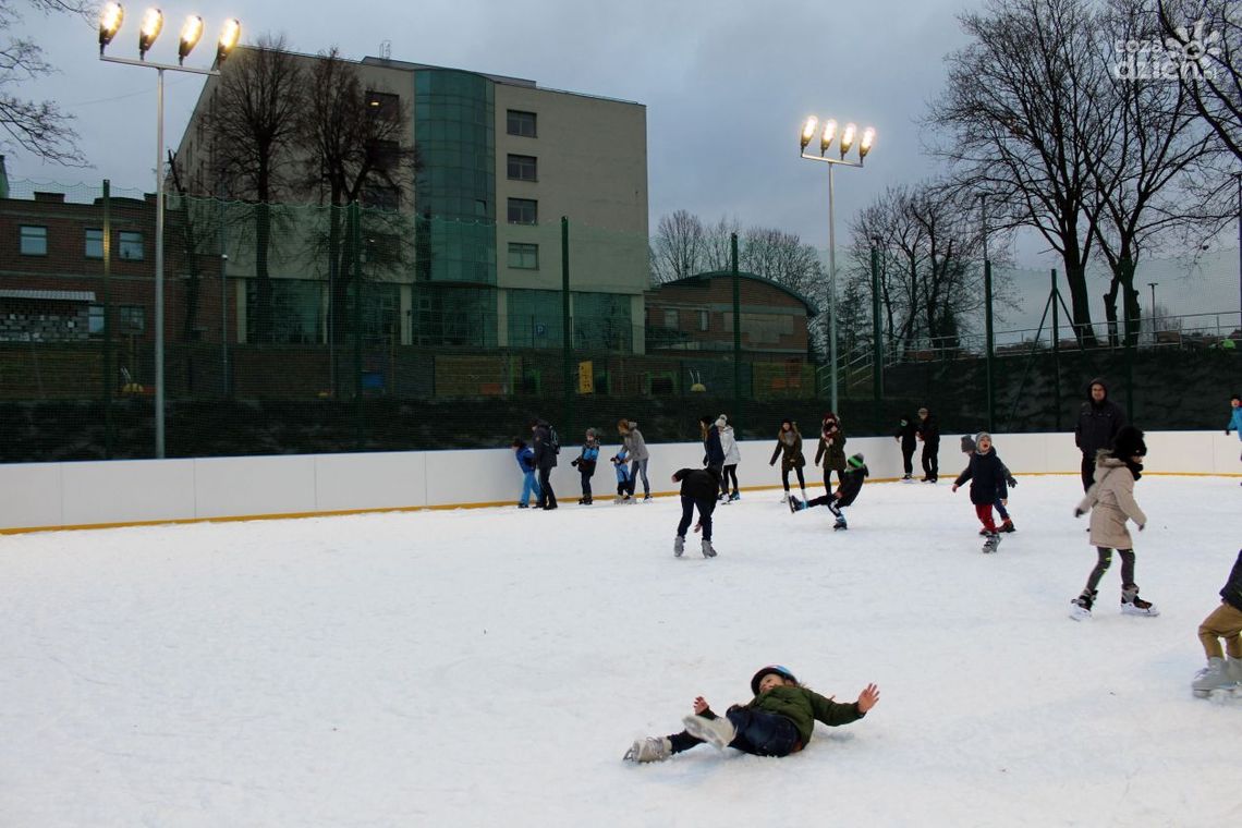 Lodowisko w Opatowie czynne również w Sylwestra i Nowy Rok Lodowisko w Opatowie czynne również w Sylwestra i Nowy Rok