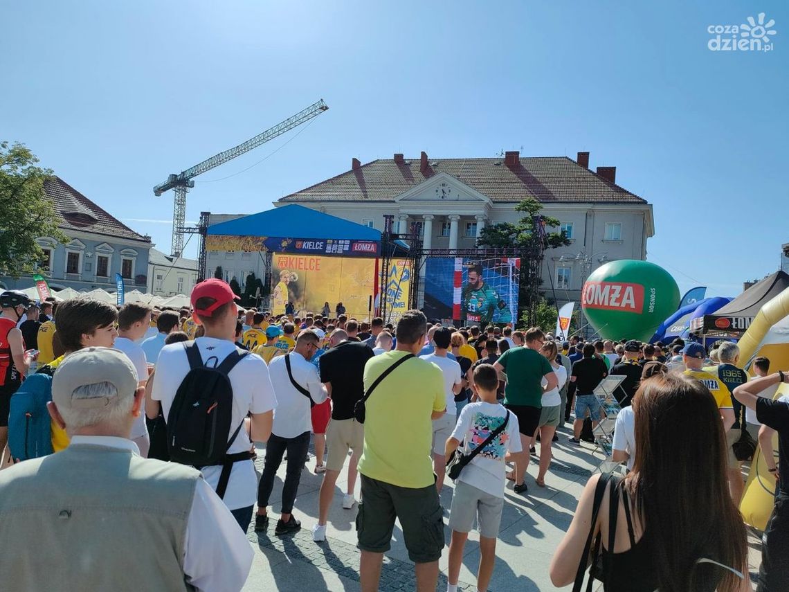 Łomża Vive Kielce zagra w finale! Kibice oglądali zwycięstwo nad Veszprem w Rynku Łomża Vive Kielce zagra w finale! Kibice oglądali zwycięstwo nad Veszprem w Rynku