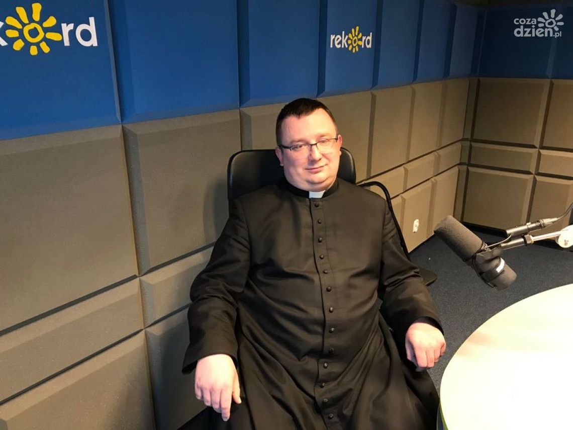 Łukasz Kruk : Dzień Zaduszny - czyli wspomnienie wszystkich zmarłych Łukasz Kruk : Dzień Zaduszny - czyli wspomnienie wszystkich zmarłych