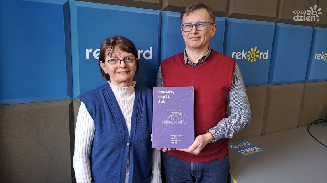 M. Borzęcka, T. Kucharski: Wspomnienia opatowskich Żydów pozwalają na poznanie  Opatowa ich oczami 