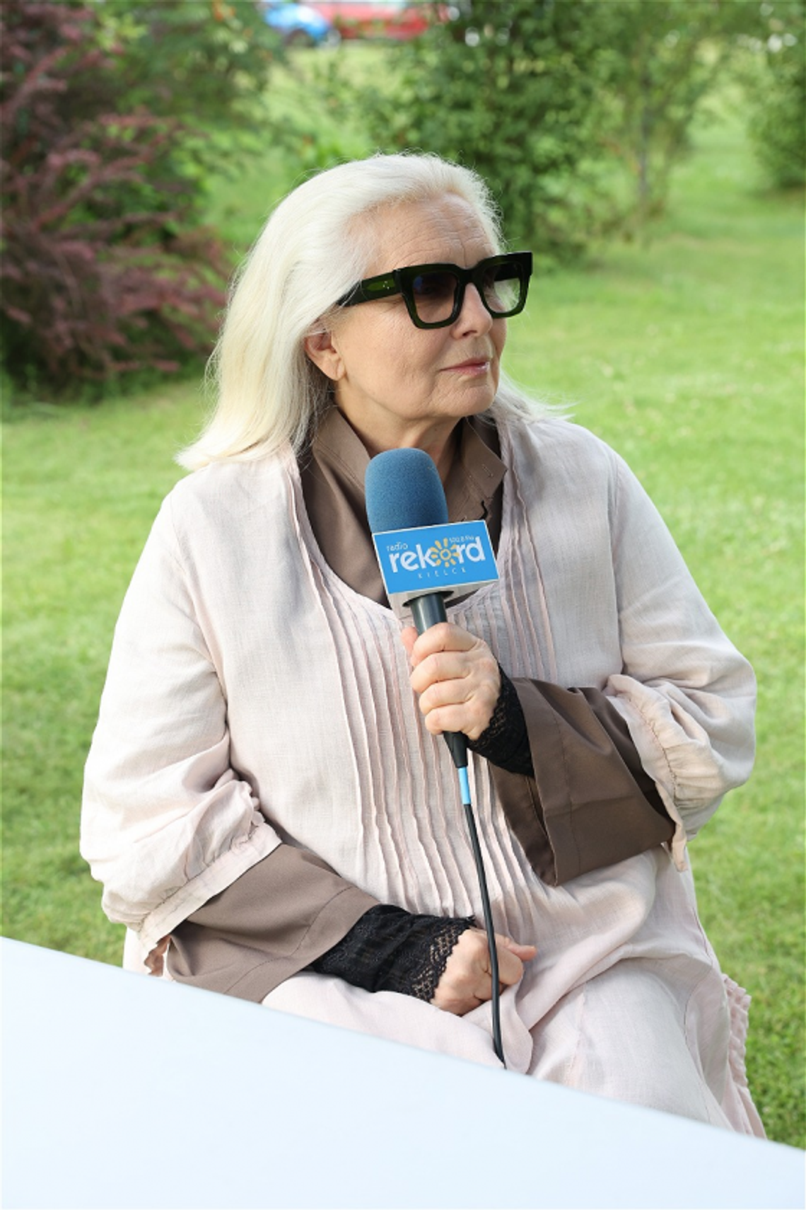 M. Umer: Agnieszka, która w tej chwili jest znana szerszemu ogółowi. Dla mnie jest kimś innym niż tą osobą, którą ja znałam