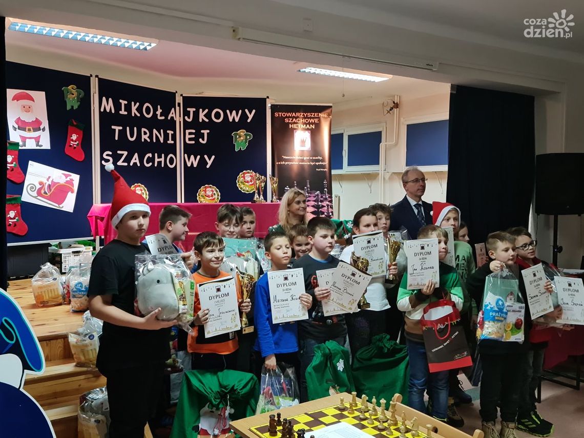 Magia Mikołajkowego turnieju szachowego Stowarzyszenia Hetman