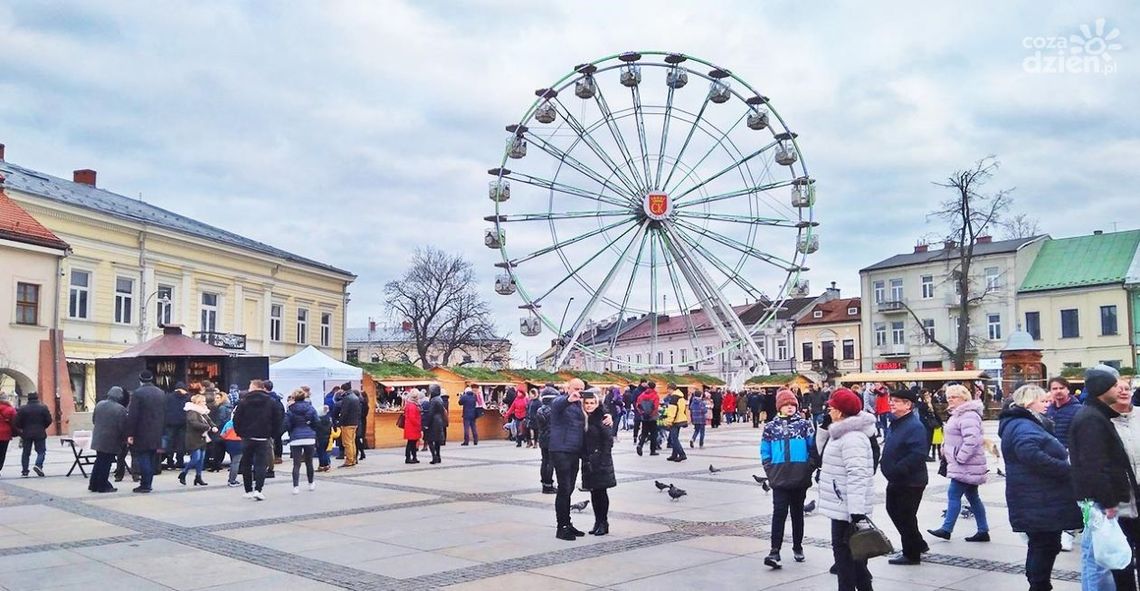 Magiczny Grudzień na Rynku w Kielcach – zimowa zabawa dla całej rodziny Magiczny Grudzień na Rynku w Kielcach – zimowa zabawa dla całej rodziny