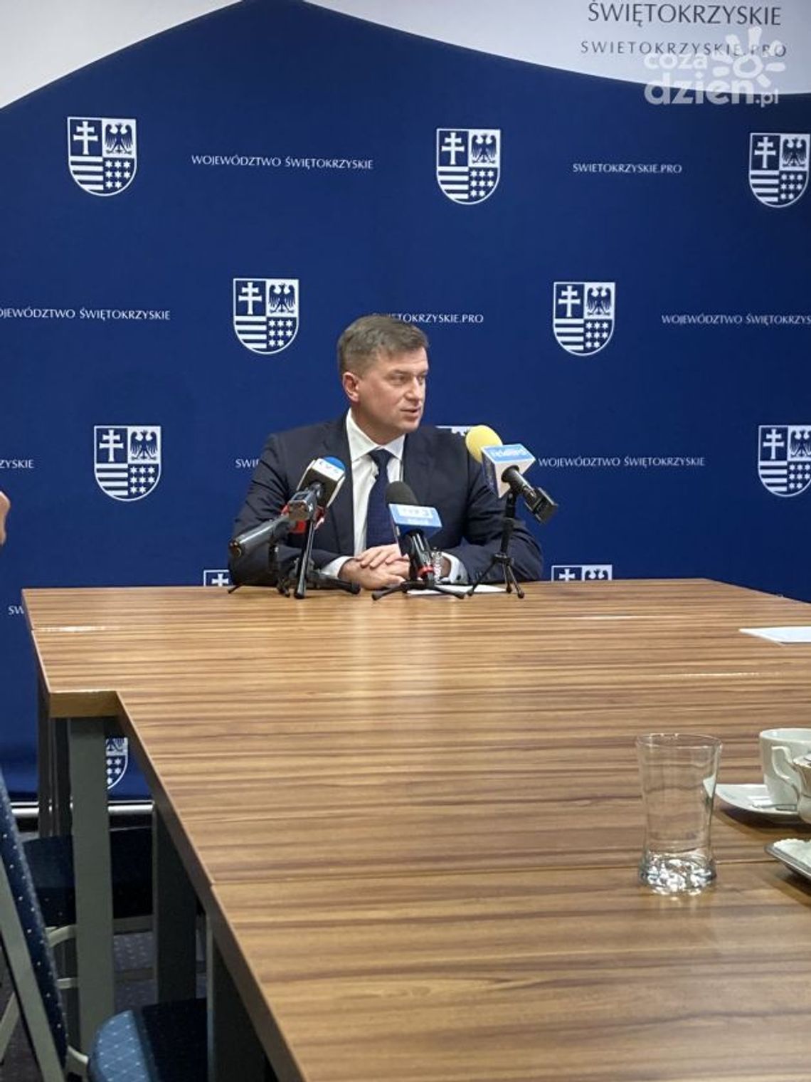 Marszałek województwa świętokrzyskiego i kampania referendalna