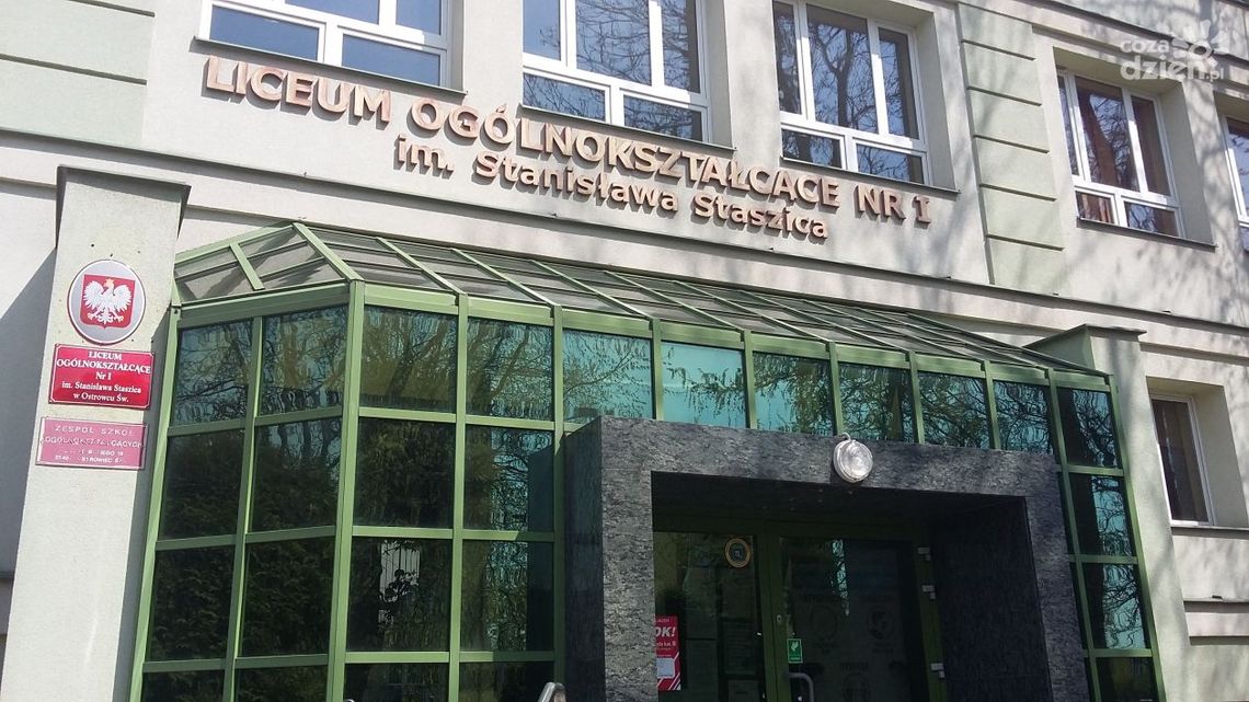 Maturzyści napisali egzamin z języka polskiego. W arkuszach maturalnych była lektura, której się spodziewali Maturzyści napisali egzamin z języka polskiego. W arkuszach maturalnych była lektura, której się spodziewali