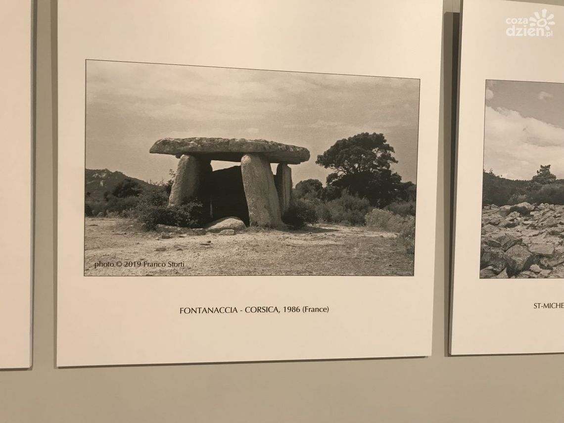 Megality świadkami cywilizacji neolitu Megality świadkami cywilizacji neolitu