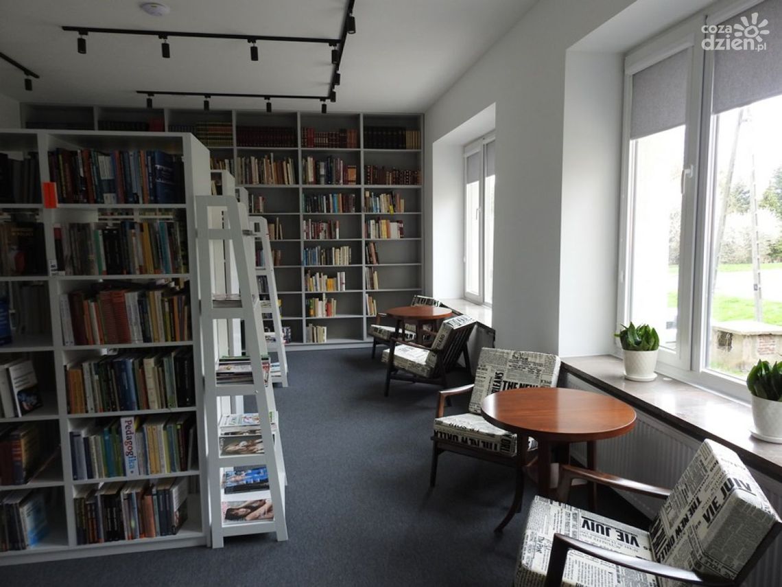 Metamorfoza czytelni starachowickiej biblioteki Metamorfoza czytelni starachowickiej biblioteki