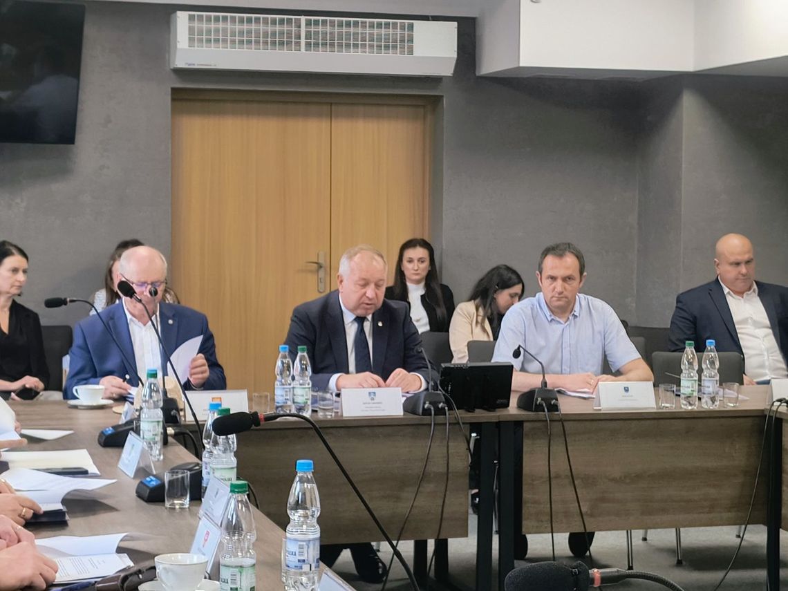 Miasta Północy wspólnie będą aplikowały o środki unijne. Ostrowiec chce zainwestować w Gutwin Miasta Północy wspólnie będą aplikowały o środki unijne. Ostrowiec chce zainwestować w Gutwin