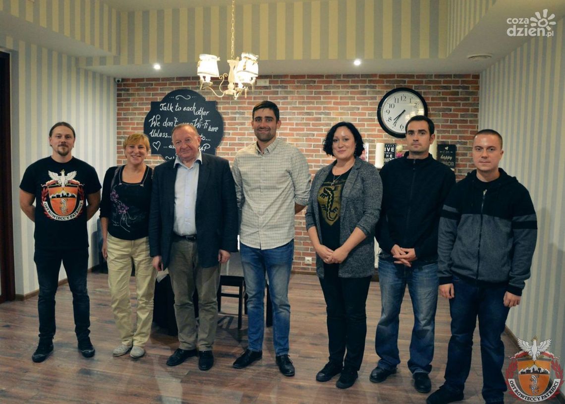 Michalkiewicz w Ostrowcu - miało być pusto, był tłum Michalkiewicz w Ostrowcu - miało być pusto, był tłum