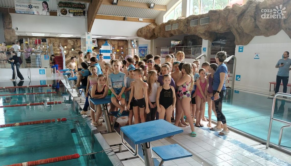 Międzyszkolne zawody pływackie w Morawicy