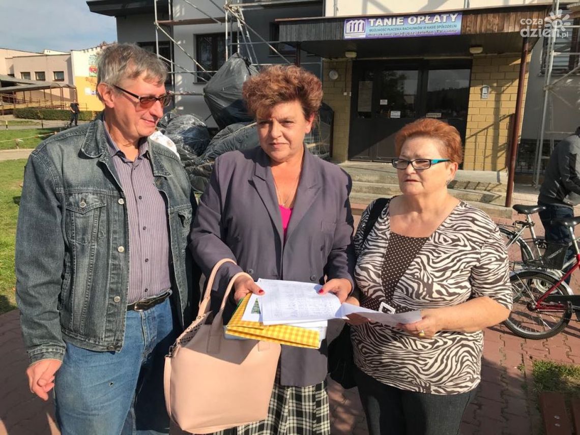 Mieszkańcy Spółdzielni "Krzemionki" nie chcą wycinki drzew Mieszkańcy Spółdzielni "Krzemionki" nie chcą wycinki drzew