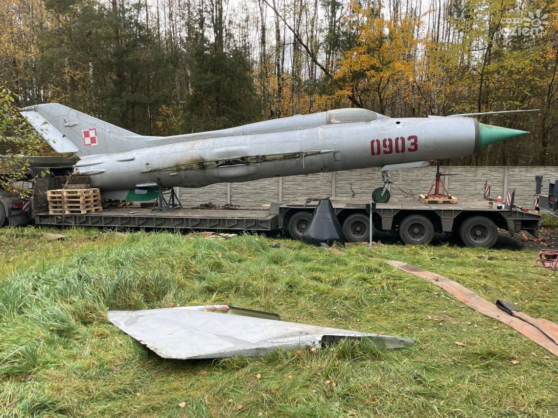 MiG 21PF już w Kielcach – nowa atrakcja w Bazie Zbożowej MiG 21PF już w Kielcach – nowa atrakcja w Bazie Zbożowej