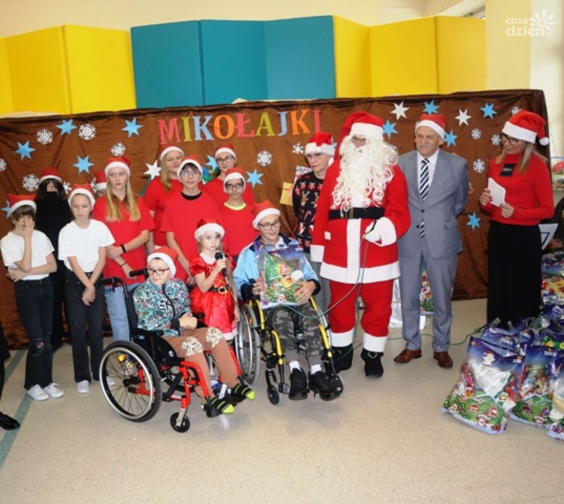 Mikołaj nie zapomniał o dzieciach z buskiego Zespole Szkół Specjalnych Mikołaj nie zapomniał o dzieciach z buskiego Zespole Szkół Specjalnych