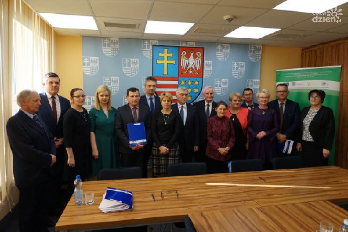 Miliony na modernizację wiejskich ośrodków kultury Miliony na modernizację wiejskich ośrodków kultury