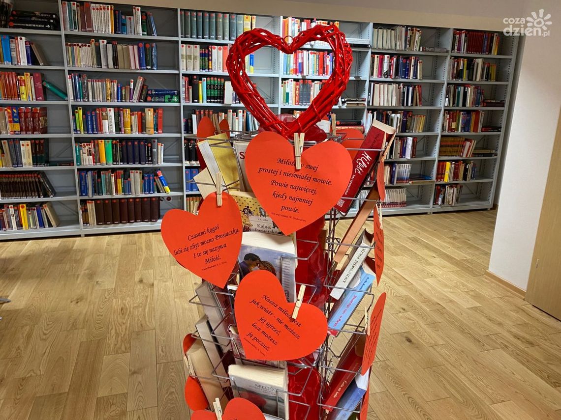"Miłość jest wszędzie..." - czyli walentynkowa akcja ostrowieckiej biblioteki