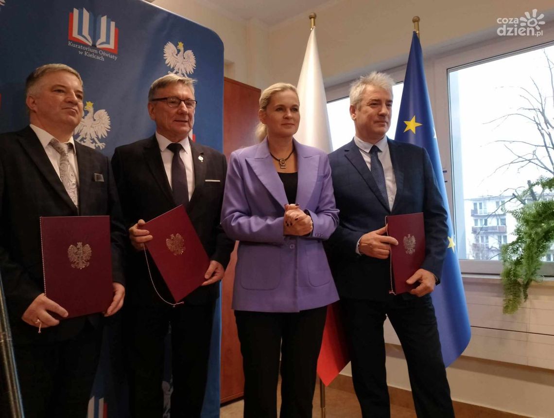 Minister Edukacji wręczyła wyróżnienia świętokrzyskim nauczycielom Minister Edukacji wręczyła wyróżnienia świętokrzyskim nauczycielom