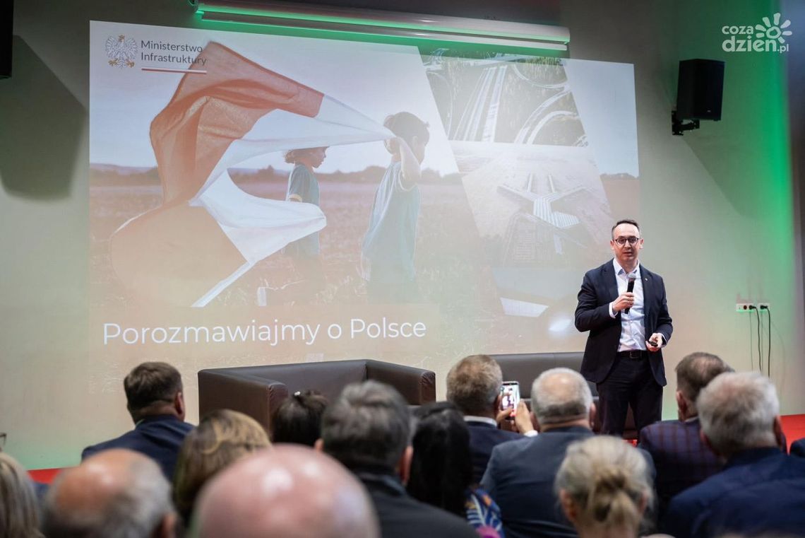 Minister Infrastruktury Dariusz Klimczak i Adam Jarubas w Ostrowcu: inwestycje infrastrukturalne, bezpieczeństwo regionu i głos mieszkańców w centrum rozmowy Minister Infrastruktury Dariusz Klimczak i Adam Jarubas w Ostrowcu: inwestycje infrastrukturalne, bezpieczeństwo regionu i głos mieszkańców w centrum rozmowy