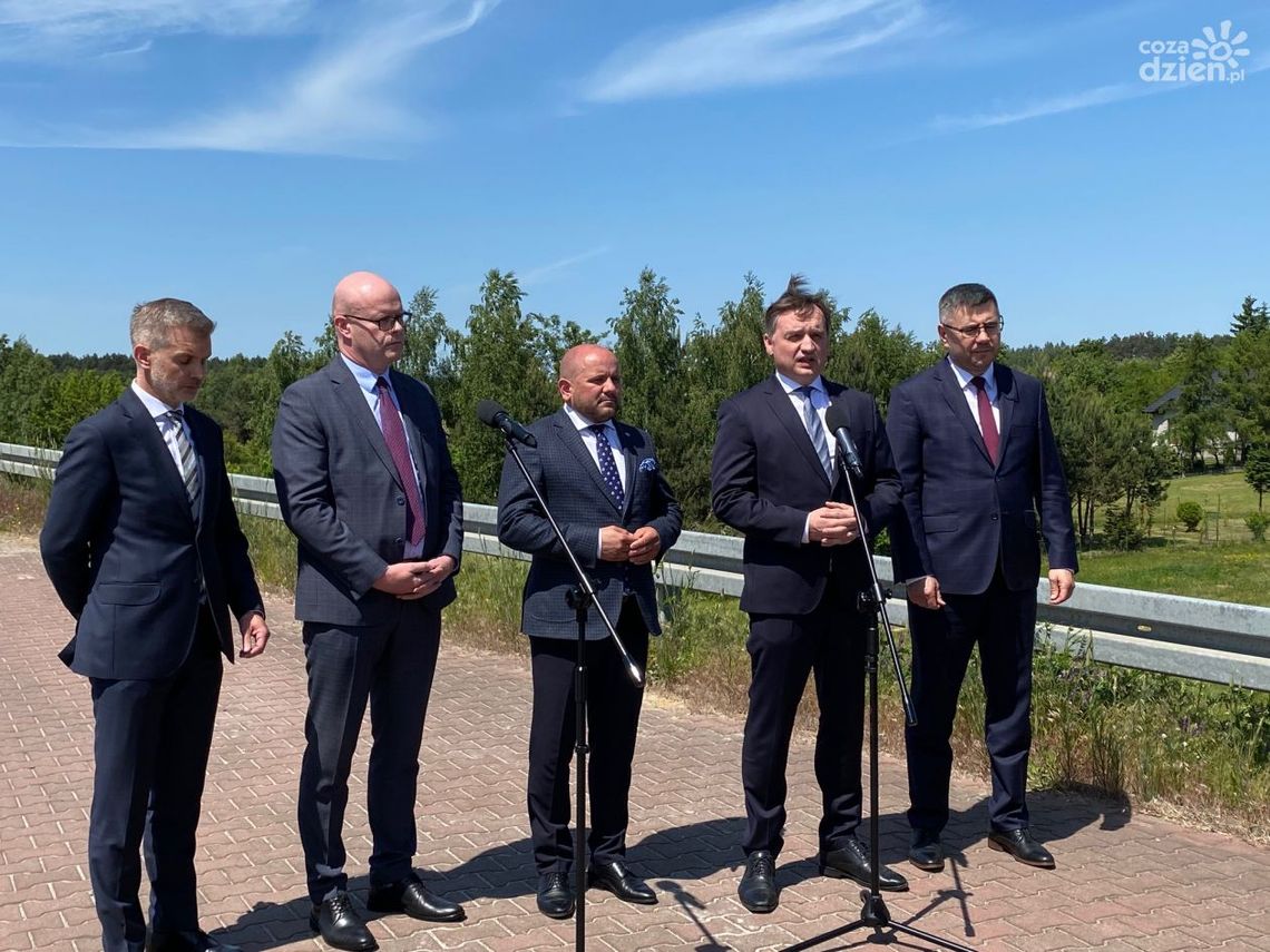 Minister Ziobro żąda surowszych kar po wypadku na obwodnicy Ostrowca Minister Ziobro żąda surowszych kar po wypadku na obwodnicy Ostrowca