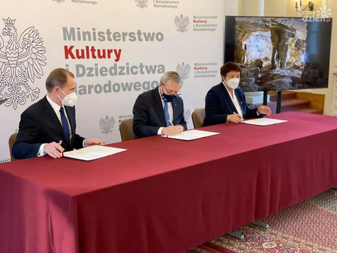 Ministerstwo Kultury współgospodarzem muzeum w Częstocicach i neolitycznych kopalni krzemienia w Krzemionkach  