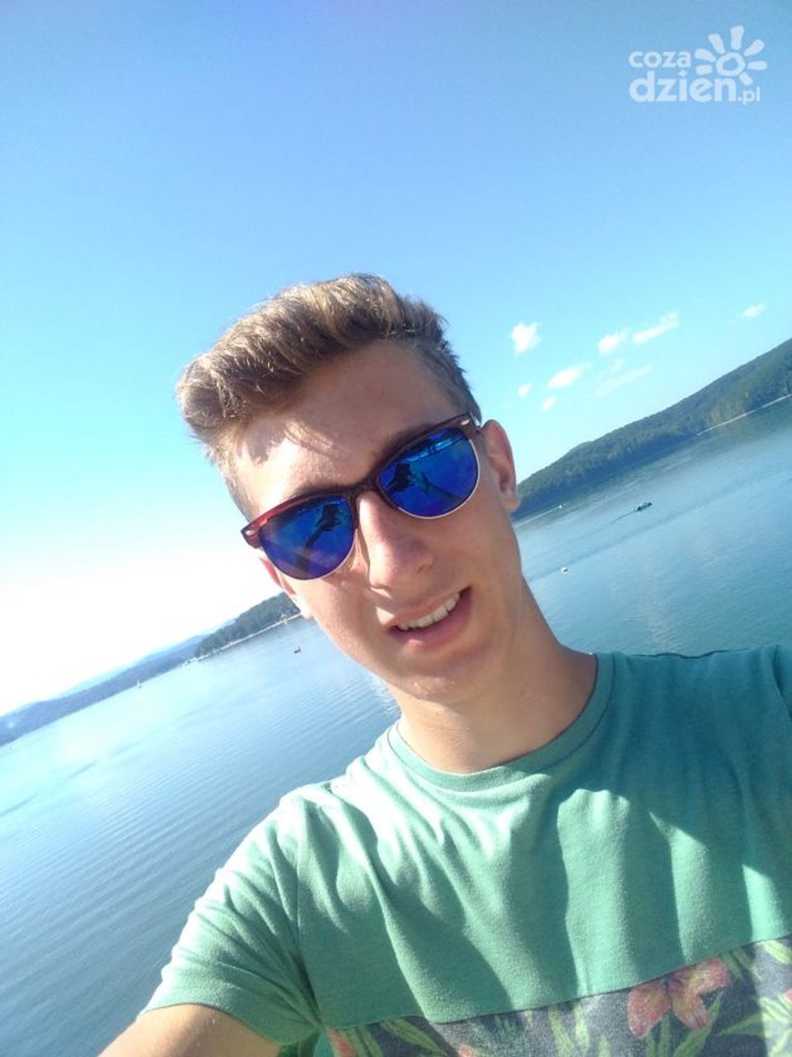 MŁODY PODKRĘCA - smętny Rynek w Ostrowcu MŁODY PODKRĘCA - smętny Rynek w Ostrowcu