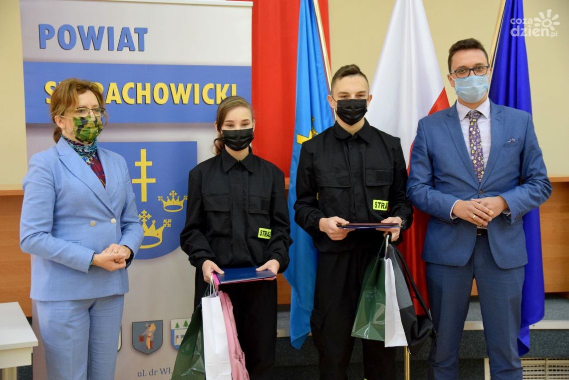 Młodzi bohaterowie z resortowym medalem 